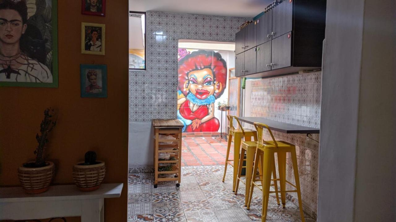 Casa Tuvia Parque Hostel Medellin Ngoại thất bức ảnh