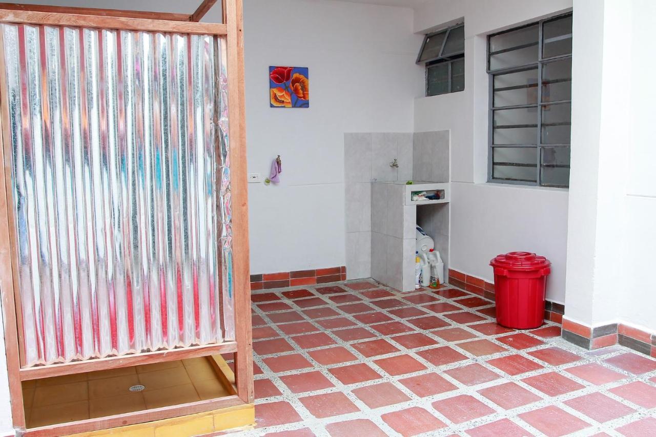 Casa Tuvia Parque Hostel Medellin Ngoại thất bức ảnh